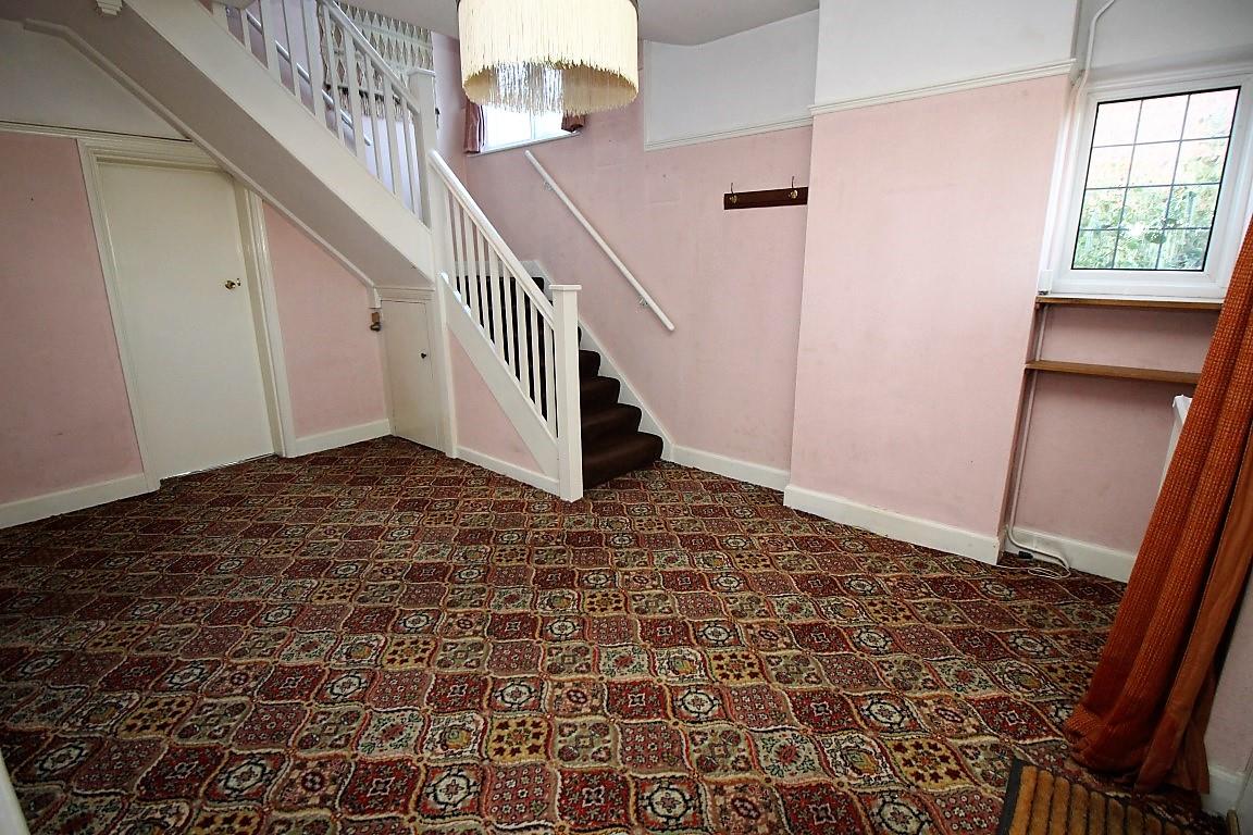 4 bed property in Oak Tree Road, Reading
